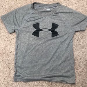 Toddler boys under armour shirt